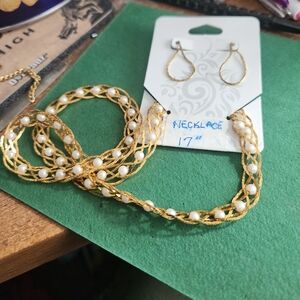 Gold tone w/pearl beads & Matching Heringbone chain posts earrings